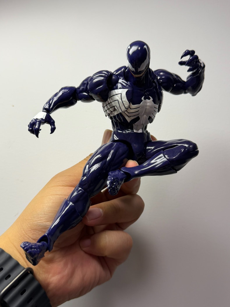 В наличии НОВИНКА: Фигурка-мод – обзор и цена Model Kit Venom