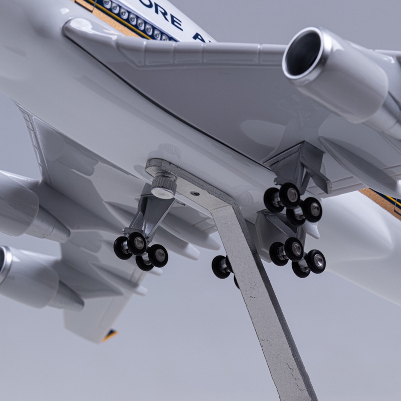 Модель самолета B747 из литой  – обзор и цена Model Kit Singapore