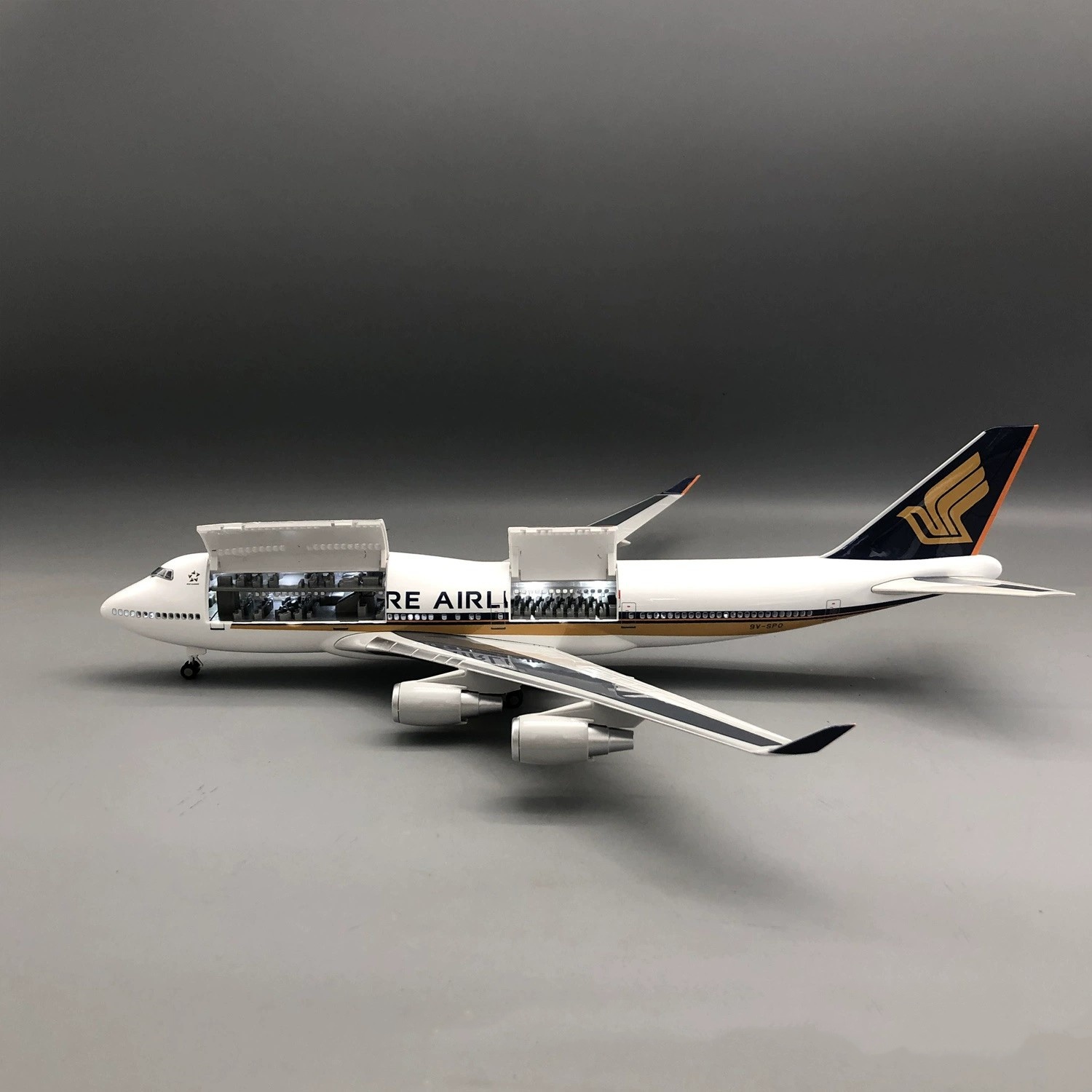 Модель самолета B747 Singapore – обзор и цена Model Kit Singapore