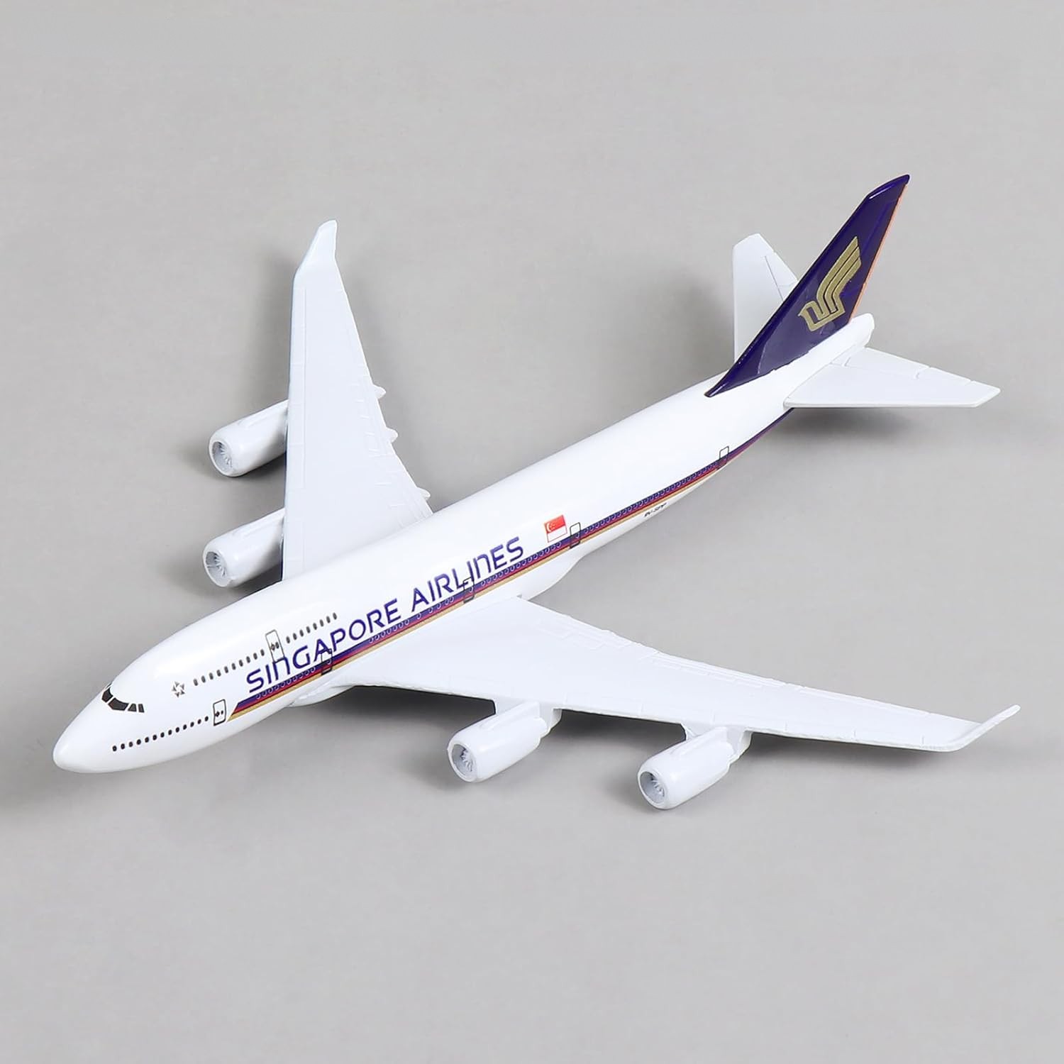 Металлическая модель самолета  – обзор и цена Model Kit Singapore