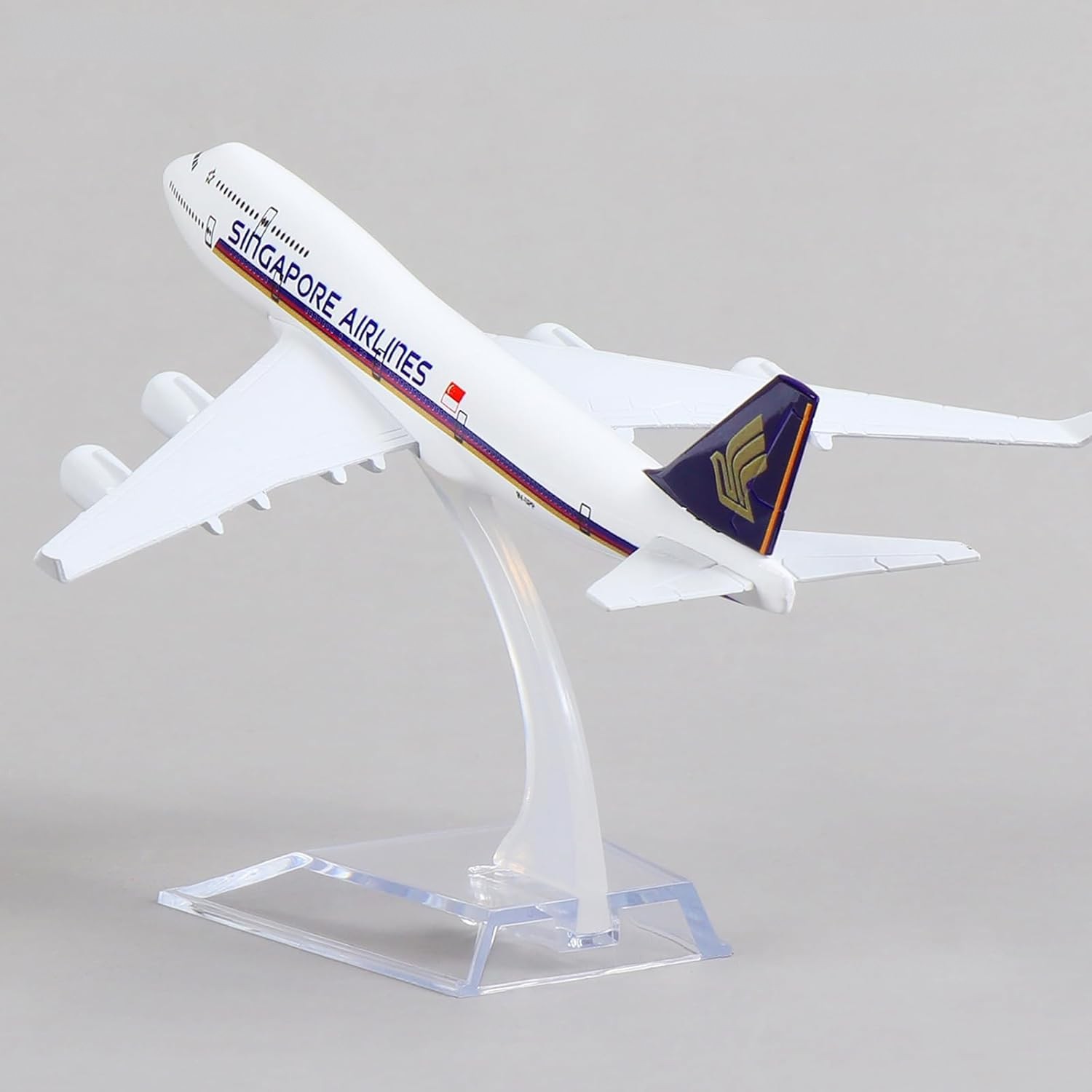 Металлическая модель самолета  – обзор и цена Model Kit Singapore
