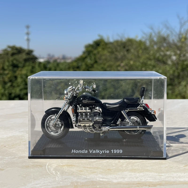 1:18 Valkyrie 1999 сплав турис – обзор и цена Model Kit Valkyrie