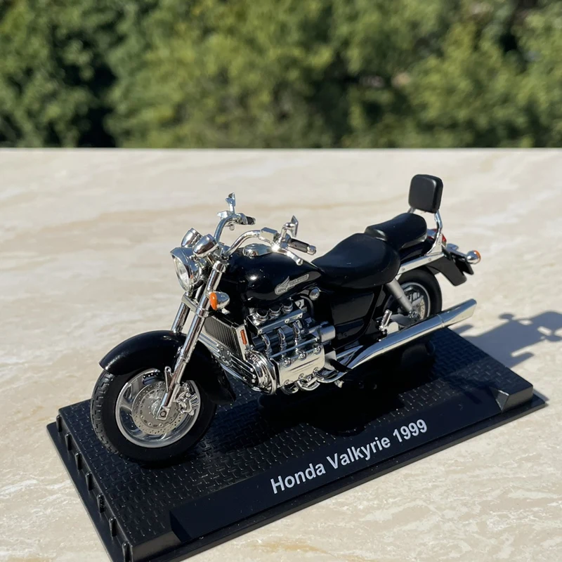 1:18 Valkyrie 1999 сплав турис – обзор и цена Model Kit Valkyrie