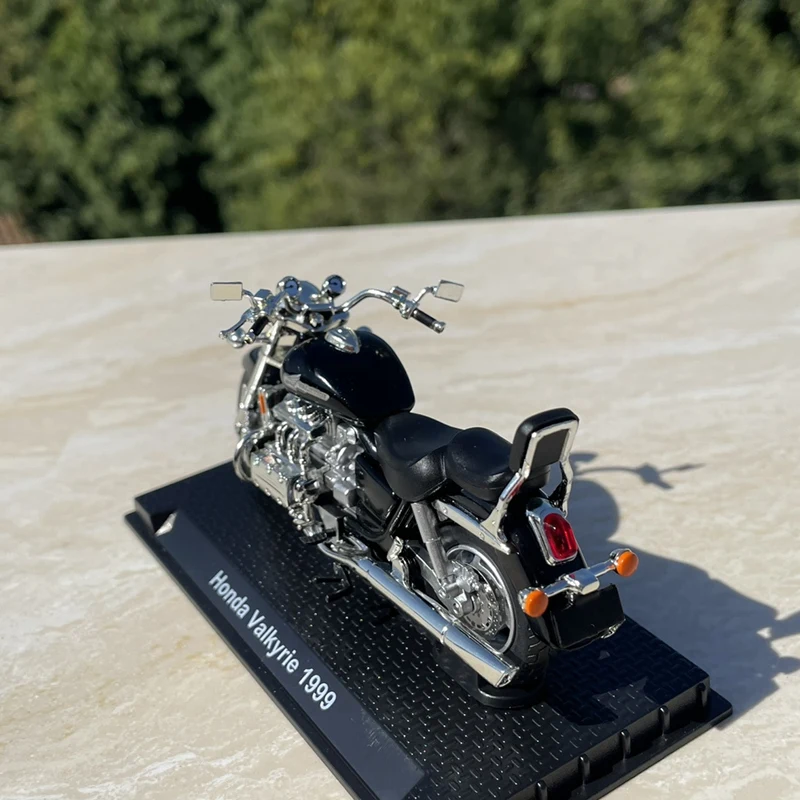 1:18 Valkyrie 1999 сплав турис – обзор и цена Model Kit Valkyrie